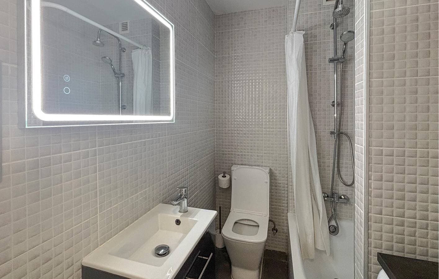 Foto 13 von 14: Meerblick Apartment mit Pool, WiFi, AC - 800m zum Strand