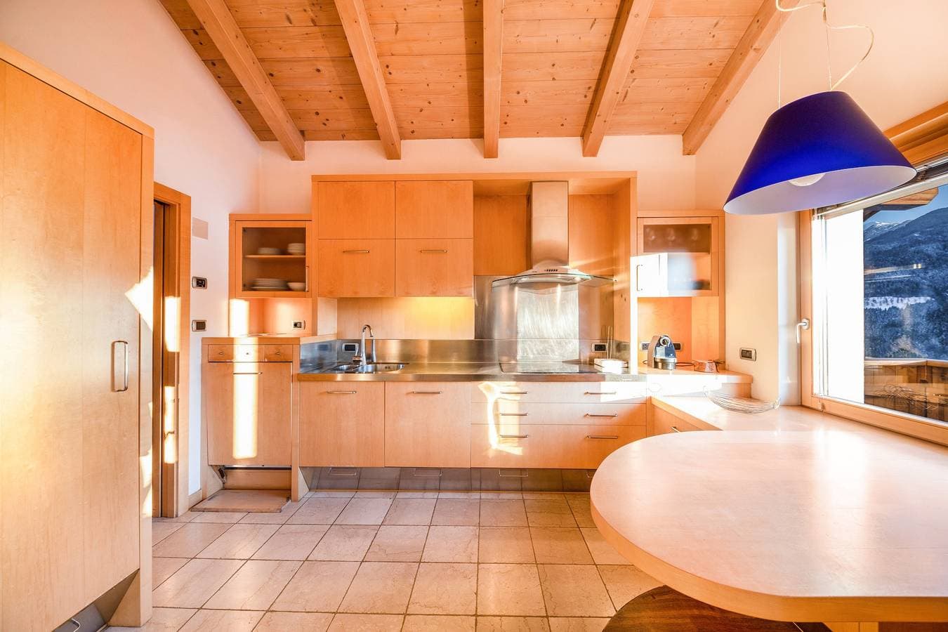 Foto 8 von 35: Ferienwohnung „La Pratolina Attico“ mit Bergblick und Balkon
