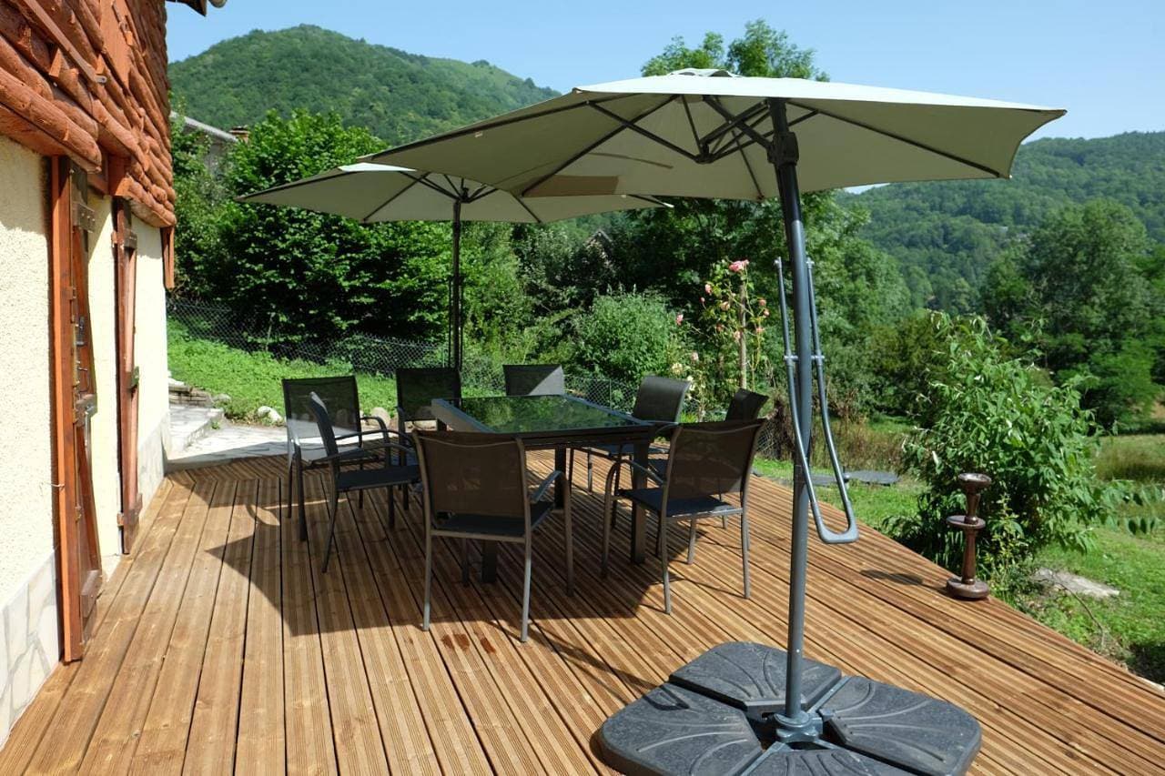 Maison avec vue, grand terrain clos, bain nordique privé toute l'année, animaux acceptés 1
