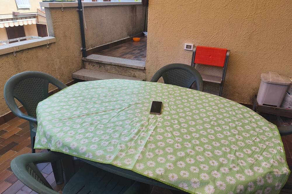 Foto 13 von 14: Ferienwohnung 'Appartamento Mazzanta' mit Balkon