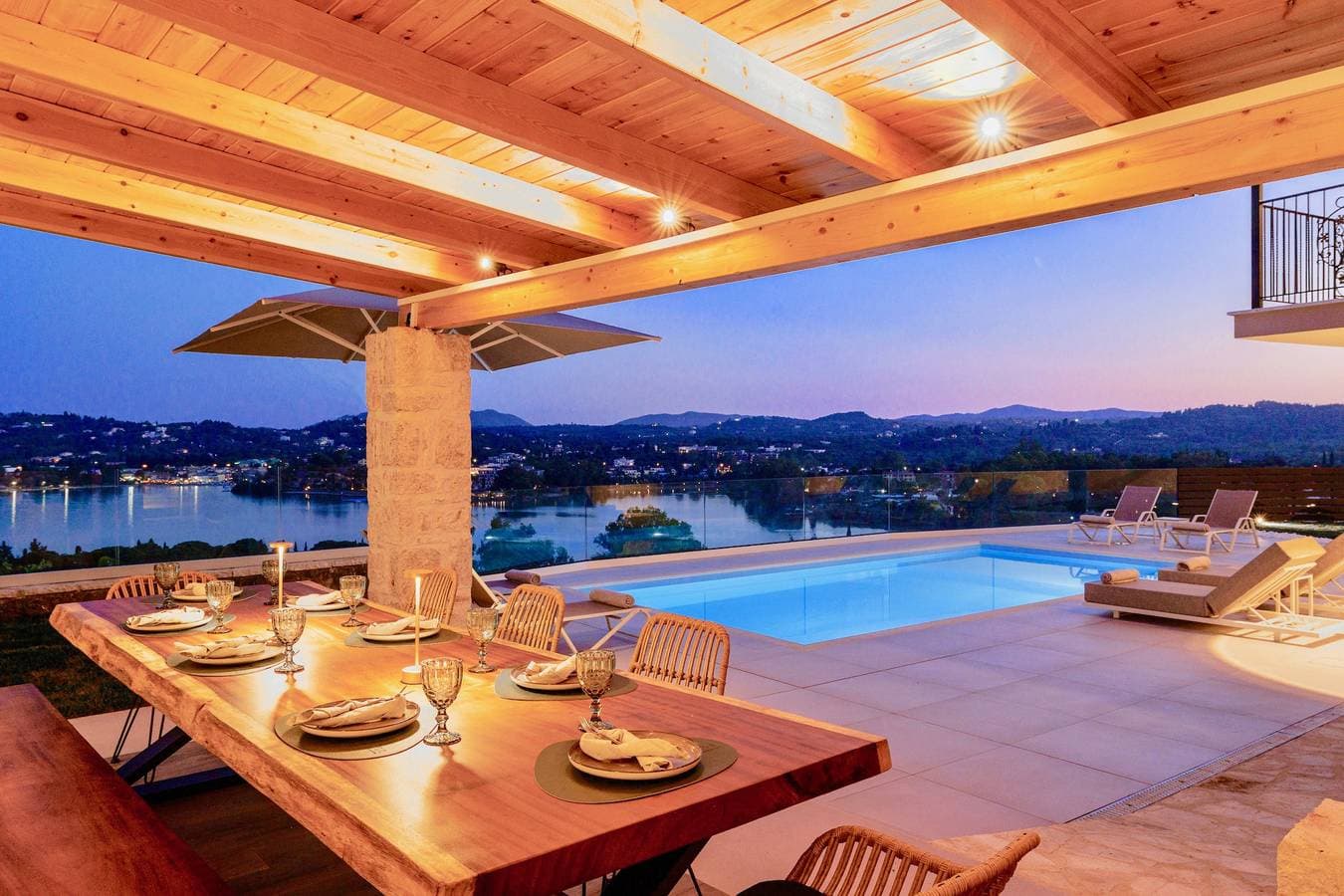 Foto 2 von 48: Estasia Luxury Villa with private pool