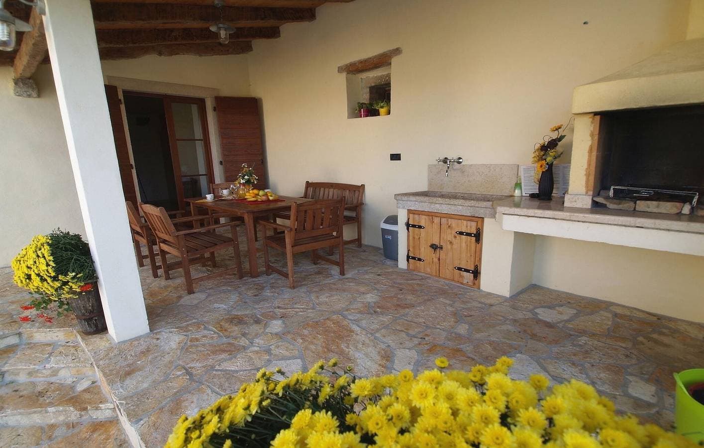 Foto 11 von 37: Modernes Apartment mit 2 Schlafzimmern, Pool und Terrasse in der Nähe des Flusses Pazinčica