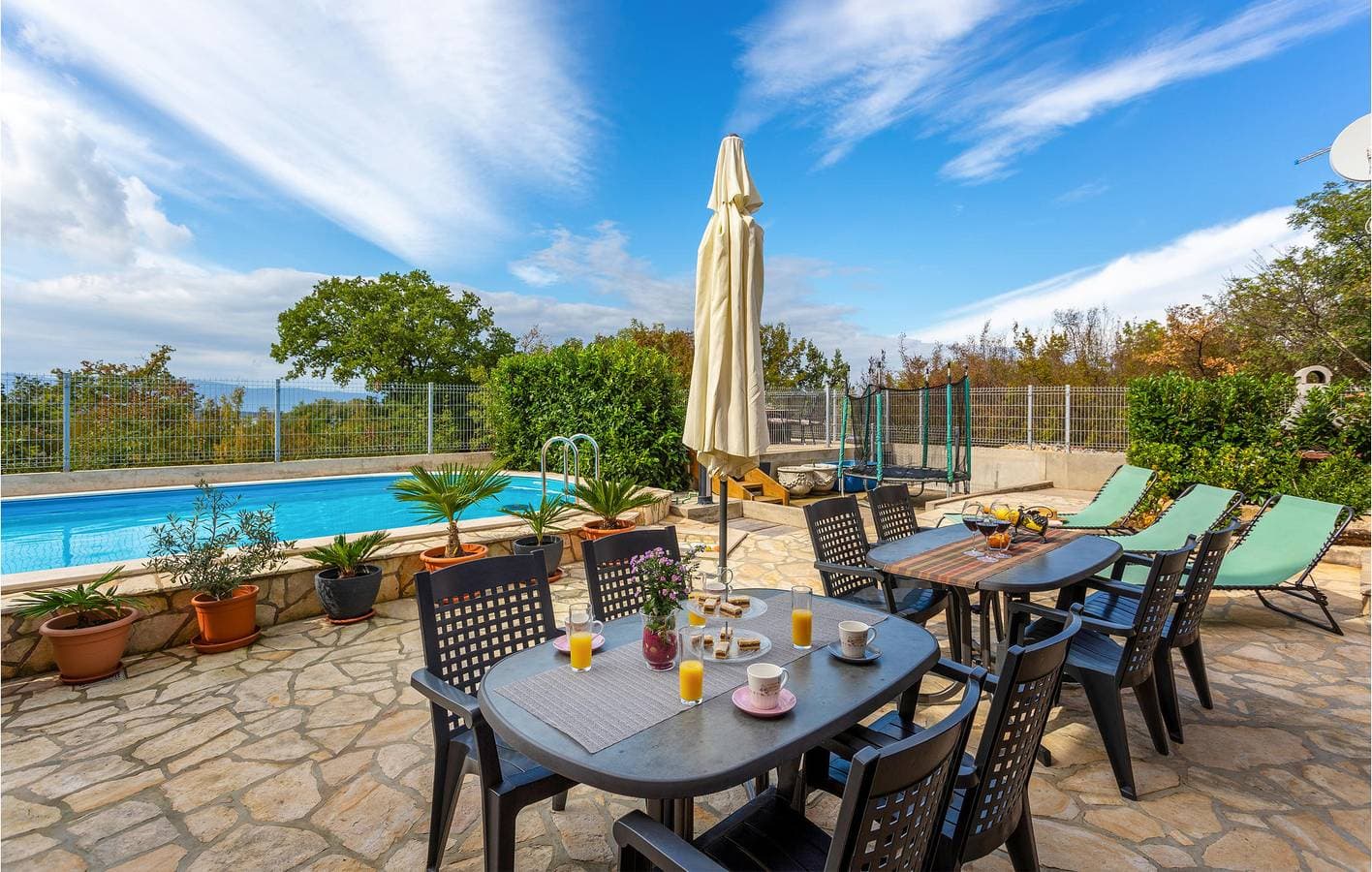 Foto 12 von 35: Gemütliche Ferienwohnung mit Pool in der Nähe eines FKK-Strandes – WLAN, Klimaanlage und Terrasse