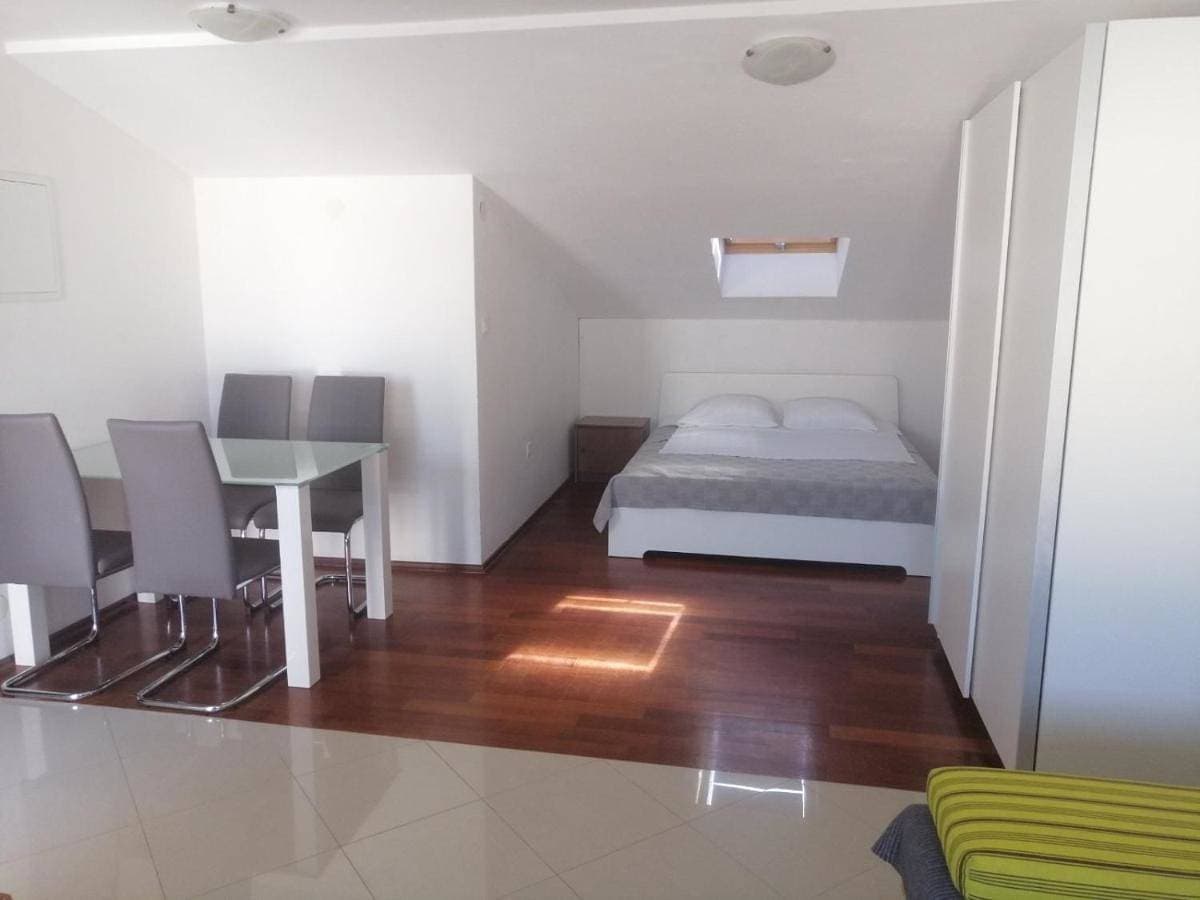 Foto 5 von 42: Apartment with Sea View