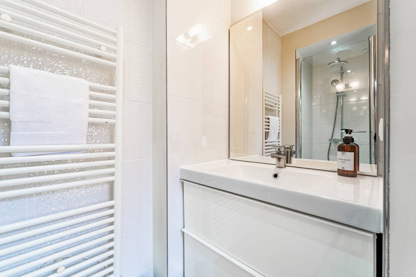 Foto 7 von 23: Comfortable and clear studio in the heart of Bordeaux