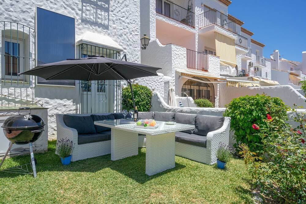2 Bed/Bath garden apartment with easy access to Golf, Restaurants, Spa and Beach 1