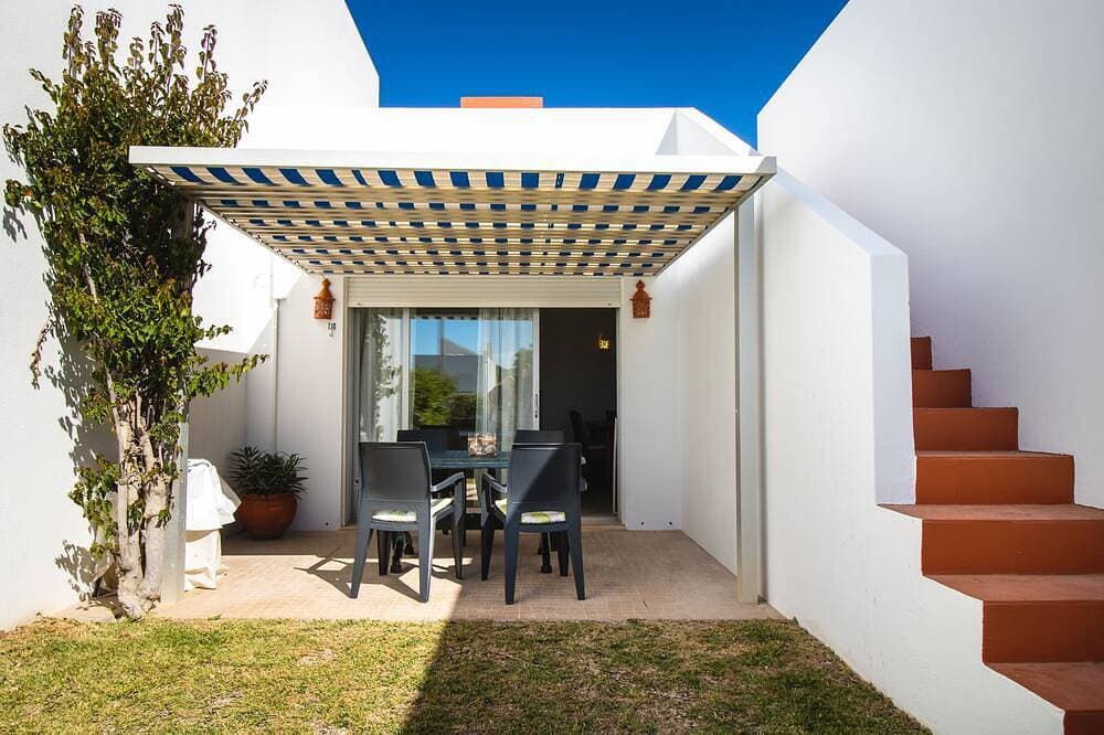 Schönes Reihenhaus \" Casa Branca \" mit Pool und Meerblick 1