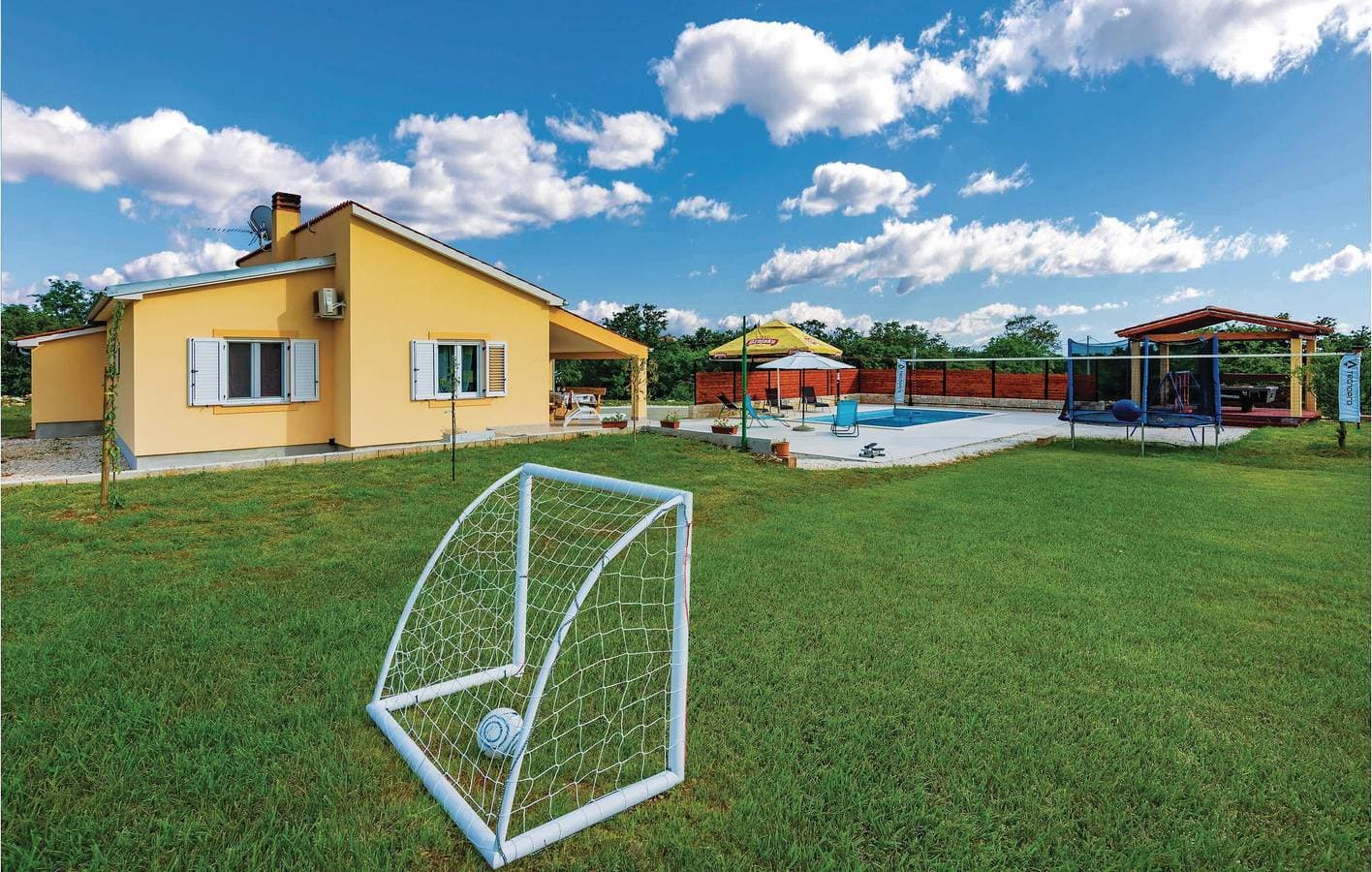 Foto 3 von 29: Geräumige 2-Zimmer-Wohnung mit WLAN, Pool und Terrasse