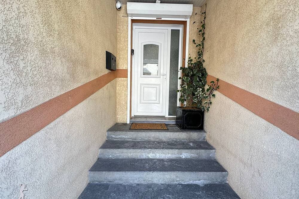 Foto 8 von 30: Charming Love Room with private spa Romantic getaway 2 steps from Belgium