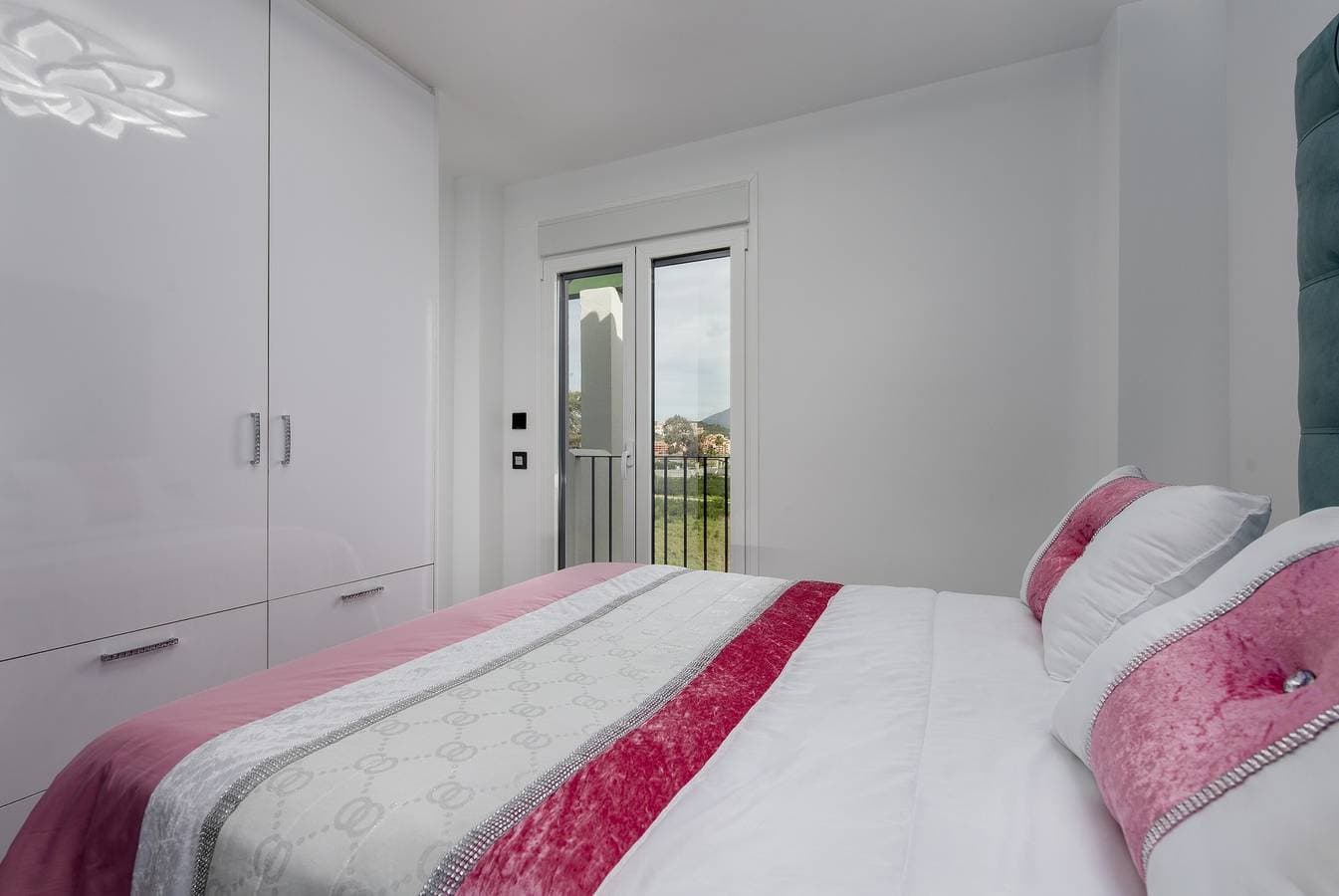 Foto 9 von 22: Ferienwohnung 'Urbanización Jardines Del Mar' mit Meerblick, Gemeinschaftspool und Klimaanlage