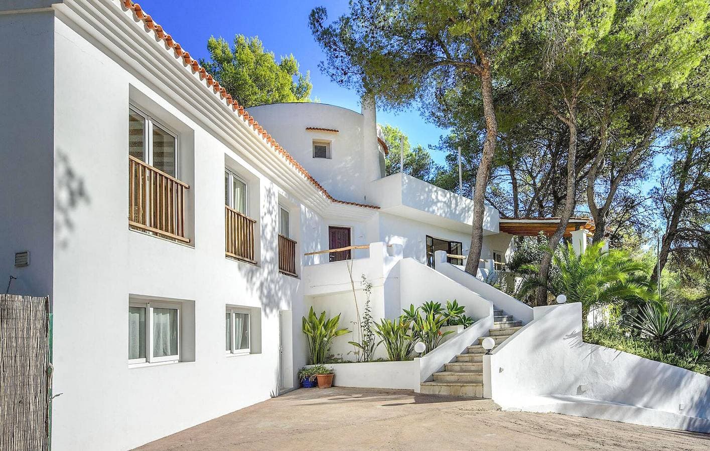 Luxuriöses Apartment mit Pool, Parkplatz und AC - in der Nähe von Strand und Restaurants 1