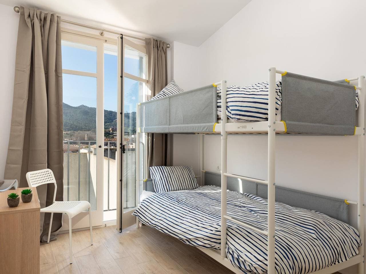 Foto 13 von 19: Ferienwohnung für 6 Personen mit Terrasse