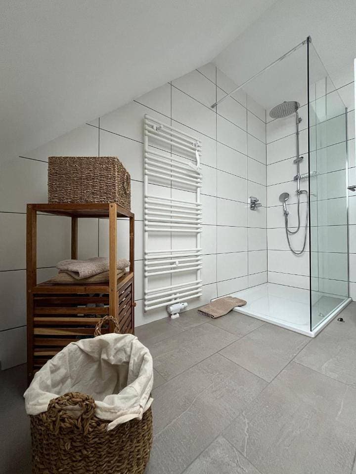 Foto 7 von 16: Two-Bedroom Apartment with Balcony