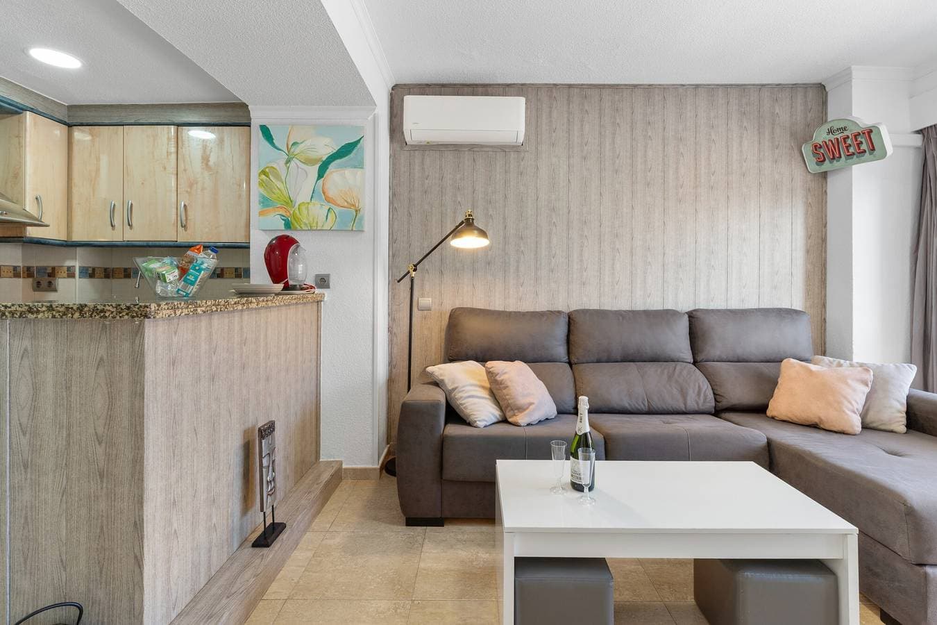 Foto 4 von 20: Apartment 'Beachfront' mit Gemeinschaftspool, WLAN und Klimaanlage