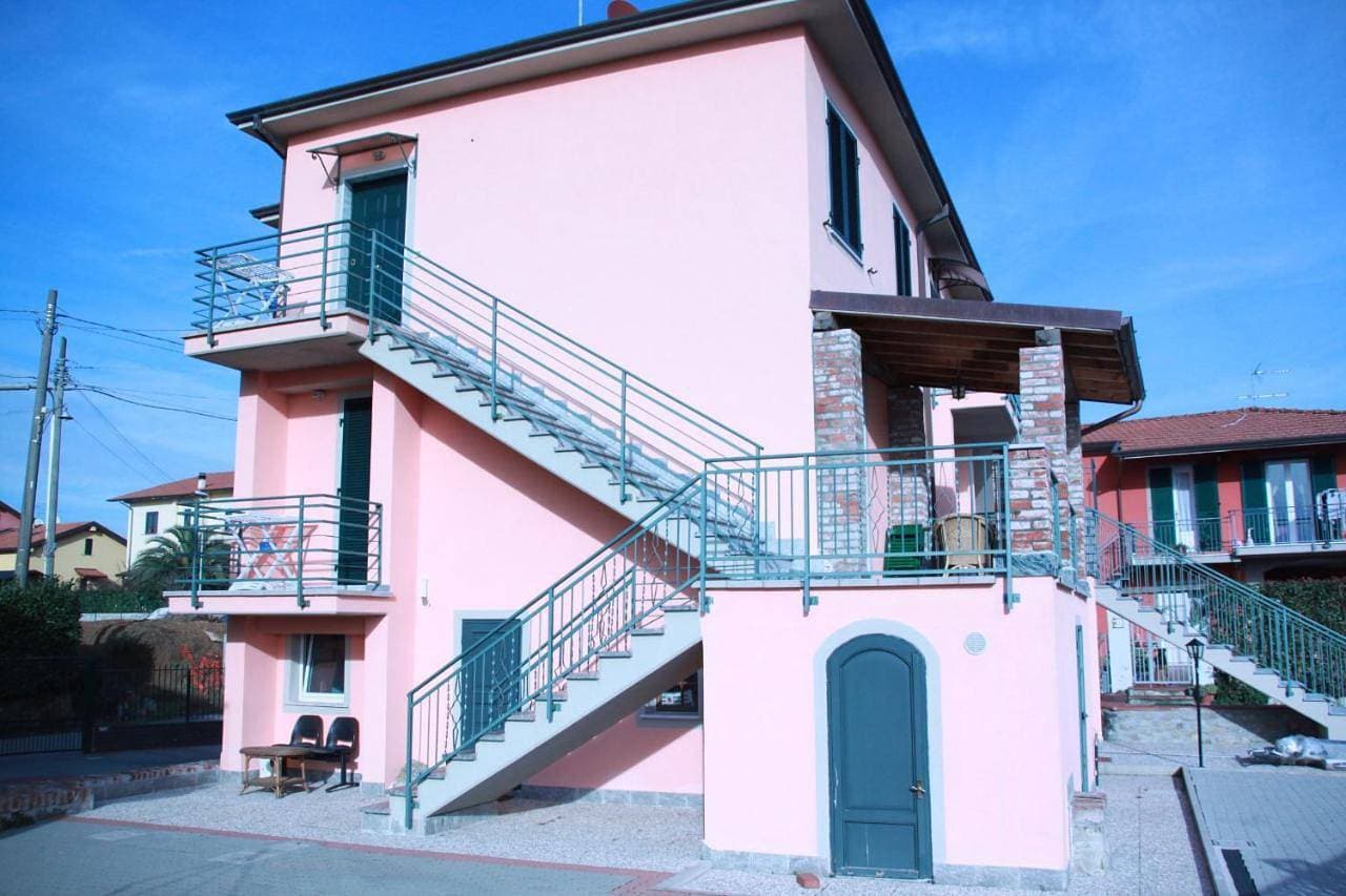 Foto 3 von 11: Apartment with Balcony