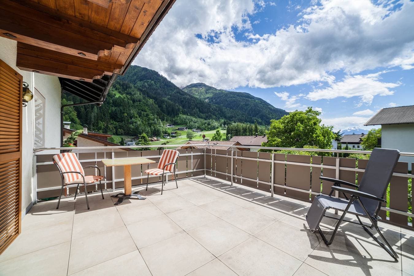Foto 6 von 13: Ferienwohnung "Moosmair 3" mit Bergblick, WLAN, Balkon & Garten