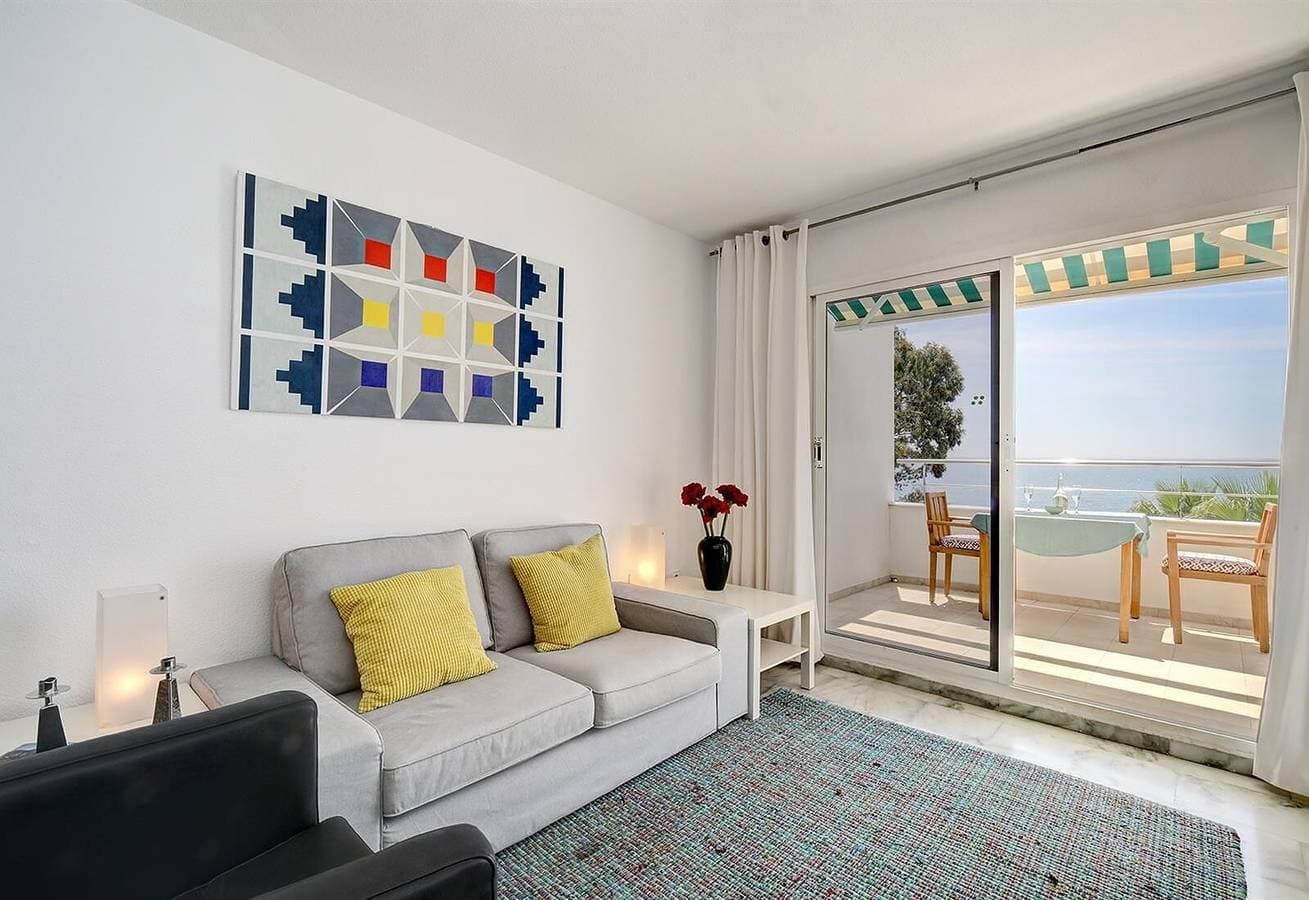 Foto 2 von 25: Ferienwohnung "Boulevard 205" mit Meerblick, Pool, Balkon, Terrasse & Garten