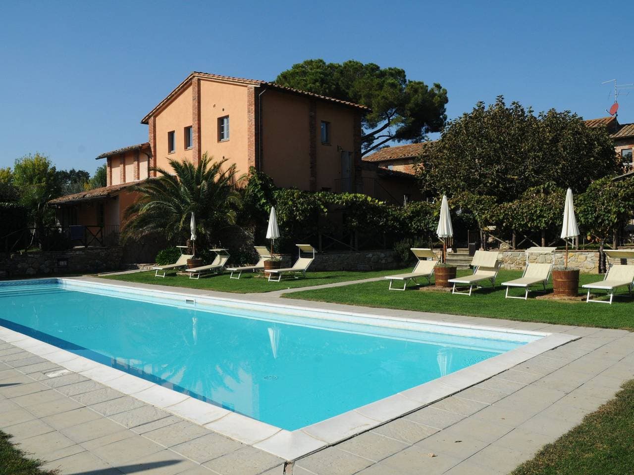 Foto 9 von 57: Appartement in Castiglione Del Lago mit Terrasse, gemeinsamem Pool und Garten