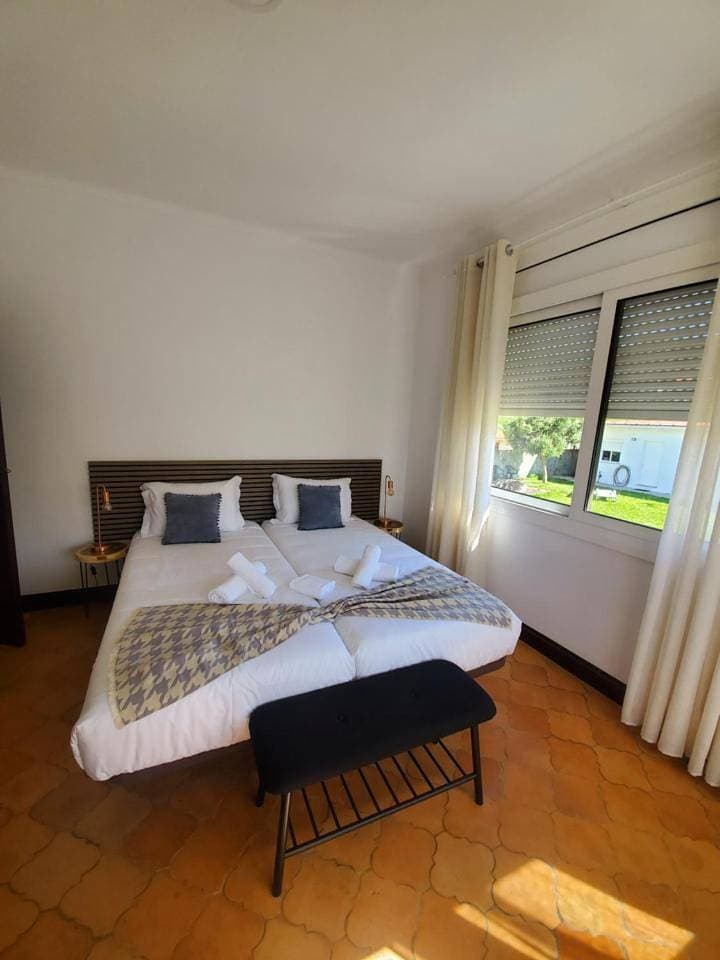 Foto 7 von 14: Double or Twin Room with Shared Bathroom