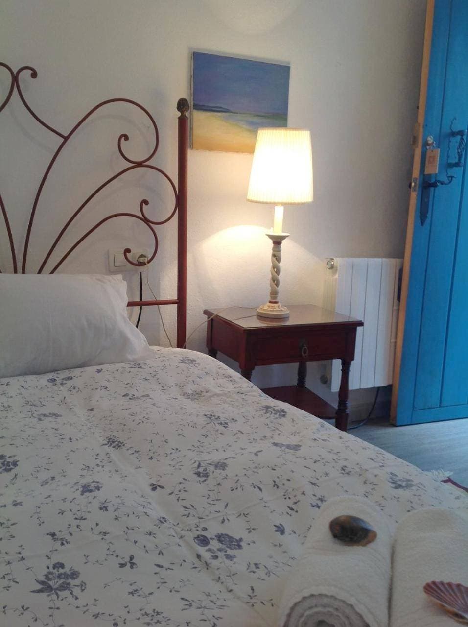 Foto 4 von 9: Twin Room with Private Bathroom