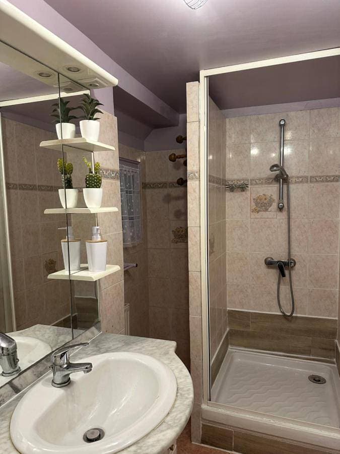 Foto 4 von 7: One-Bedroom House