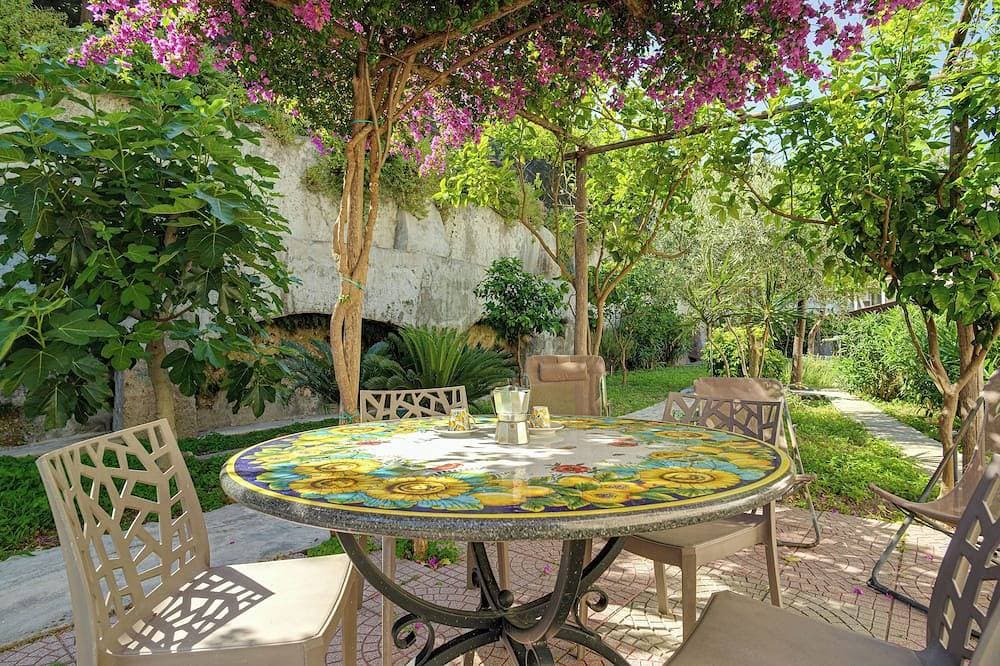 Casa Annalí - House and Garden by the Amalfi Coast 1