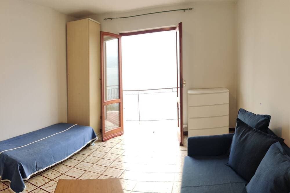 Foto 4 von 26: Peaceful Lakefront Balcony