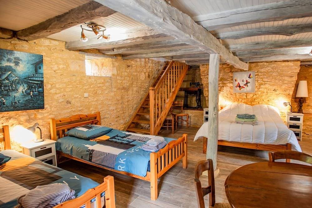 Foto 2 von 30: Großes super attraktives Haus mit privatem Pool