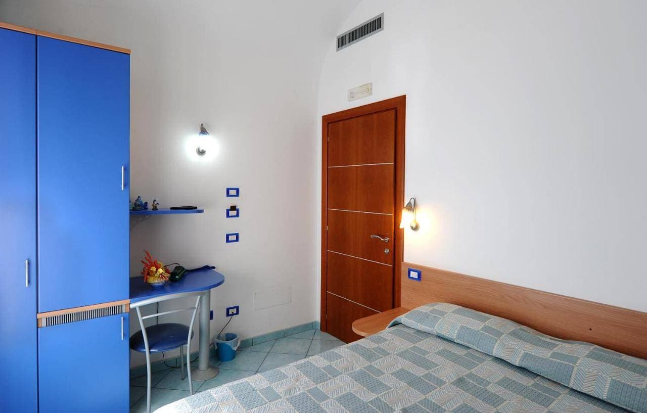 Foto 12 von 13: Double Room with Private Bathroom