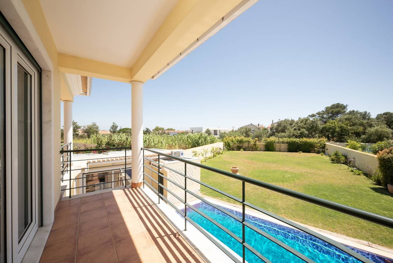Foto 3 von 37: Parede Villa By Hosty