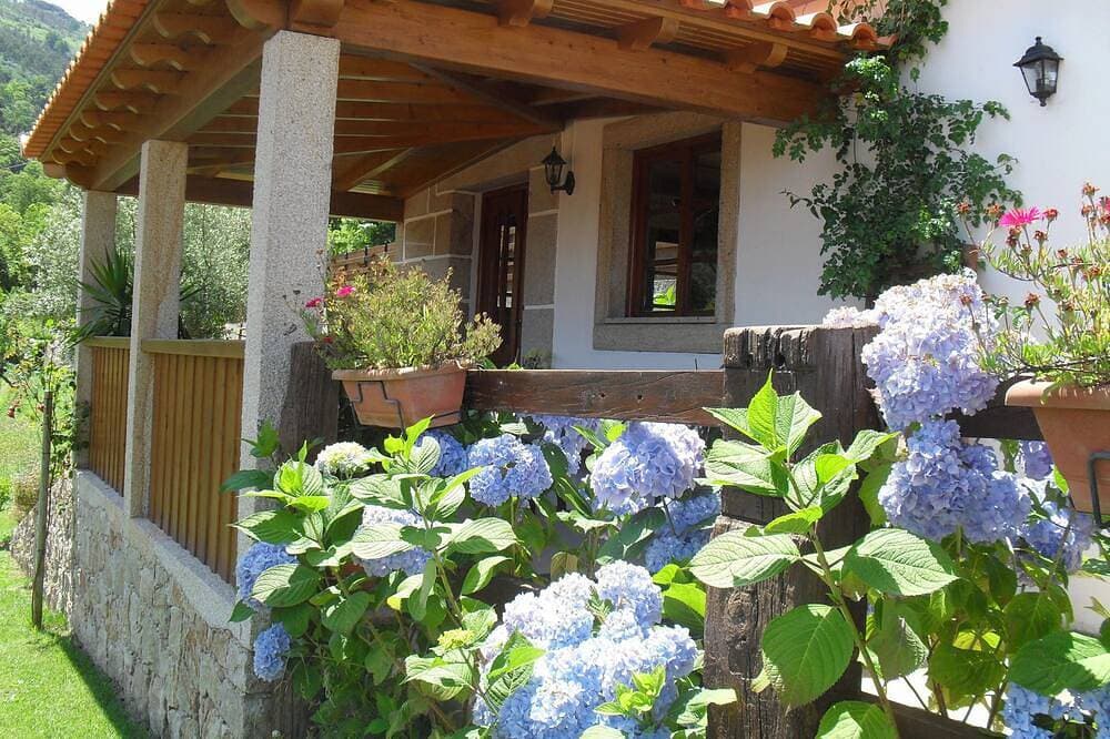 Foto 8 von 30: Cottage auf dem Land mit Garten mit Grill