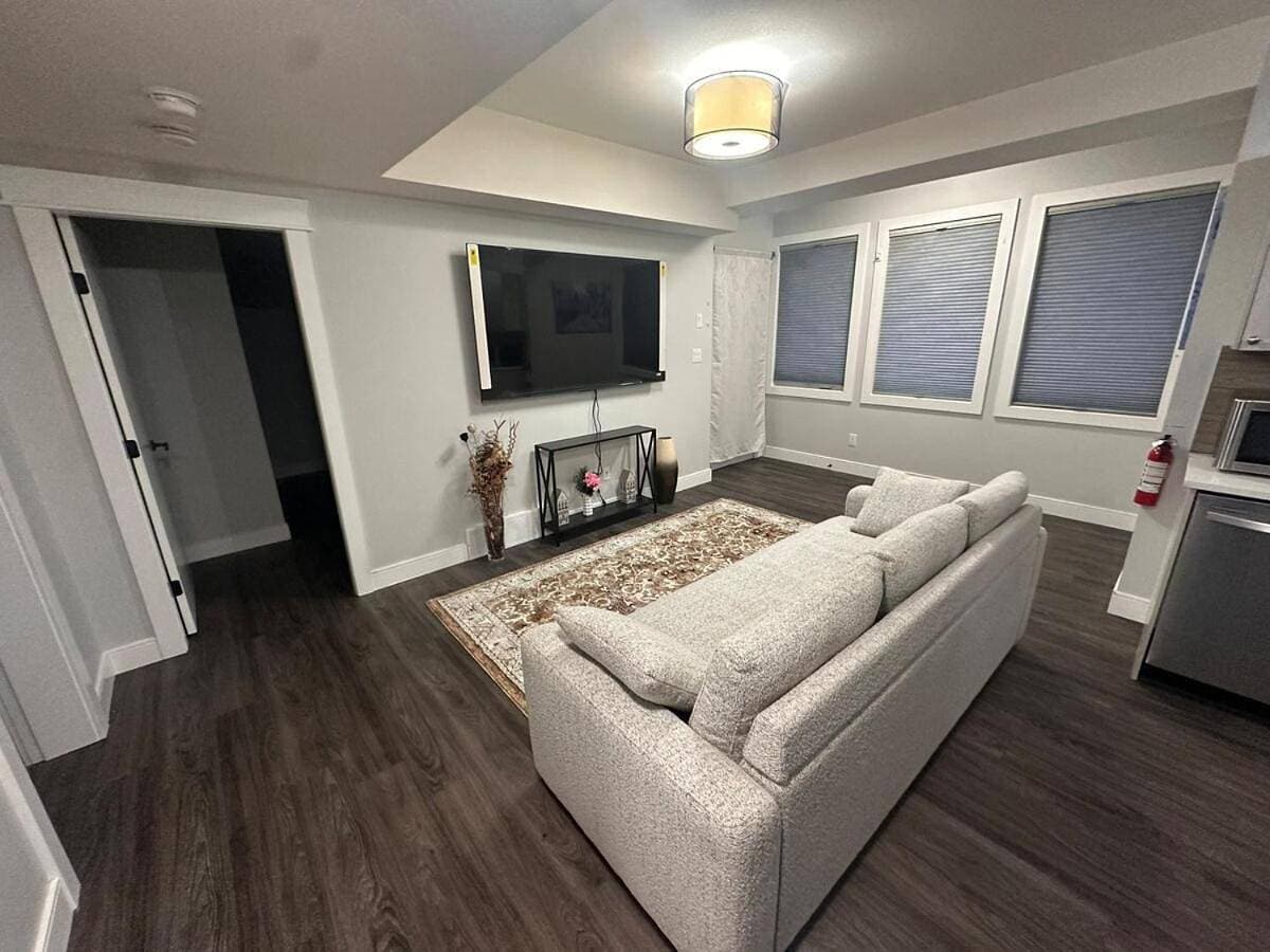 Stylish Open Cozy & Contemporary Living Space 1