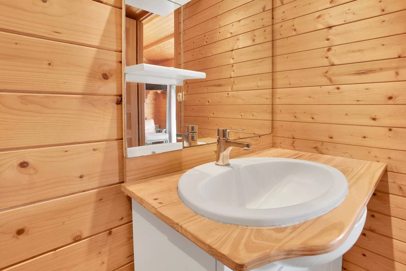 Foto 13 von 24: Chalet „Joli En Bois“ mit privater Terrasse, WLAN und Klimaanlage