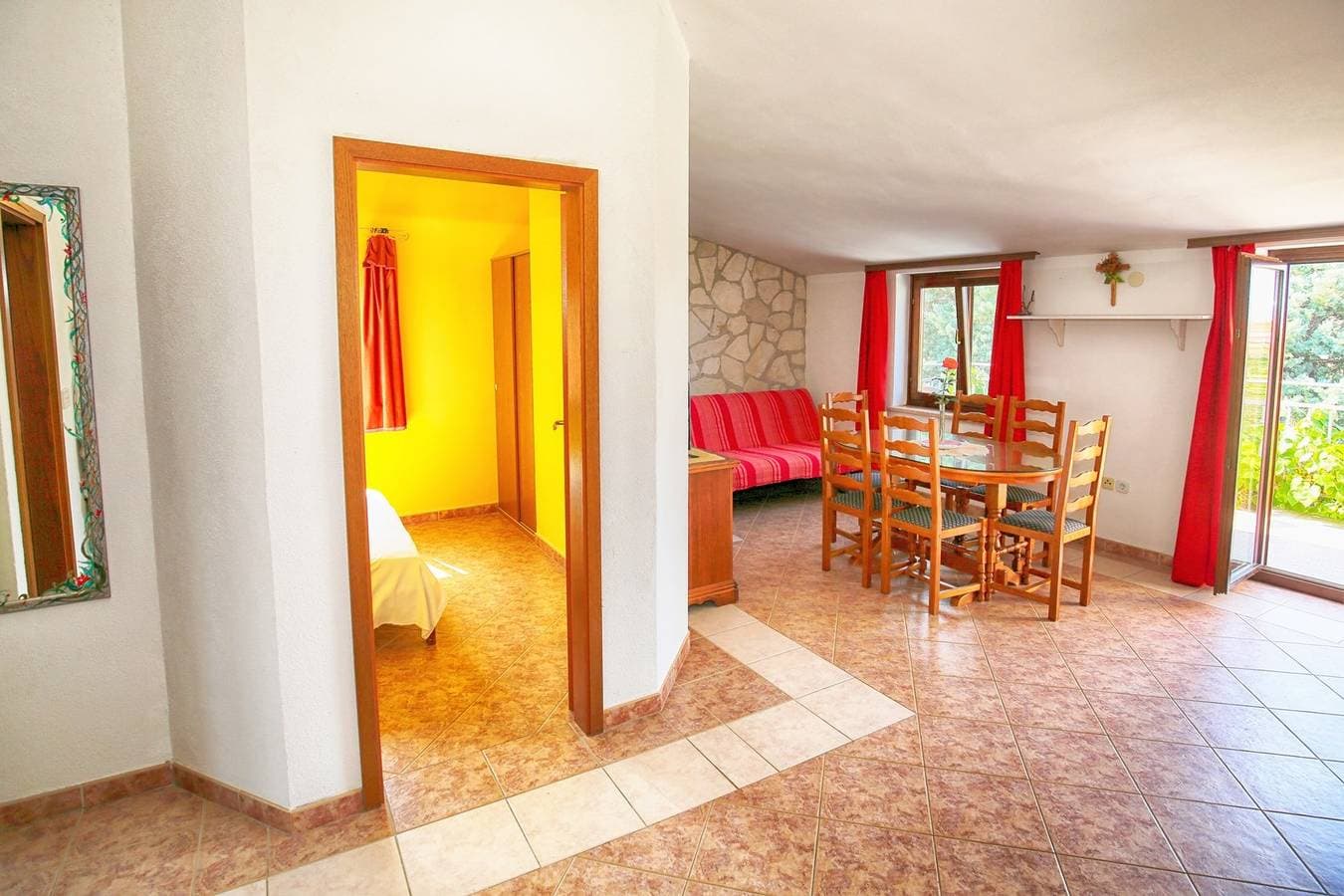 Foto 7 von 18: Two bedroom apartment with large balcony and sea view