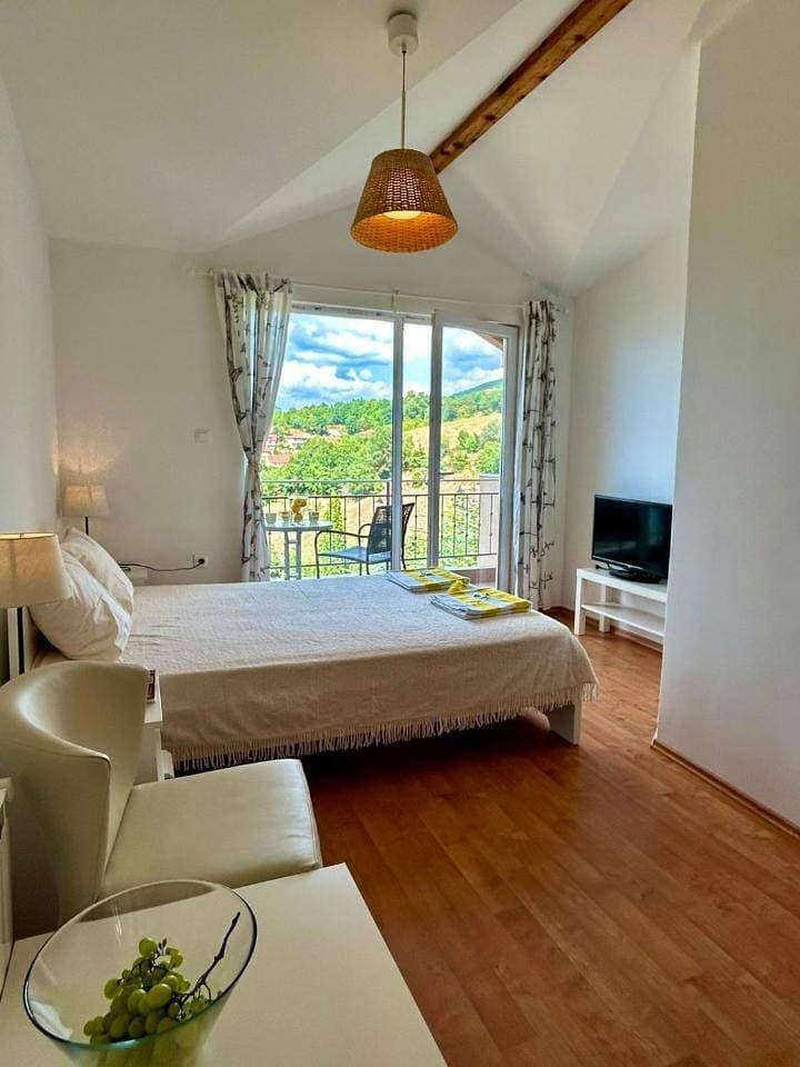 Foto 9 von 26: Double Room with Lake View