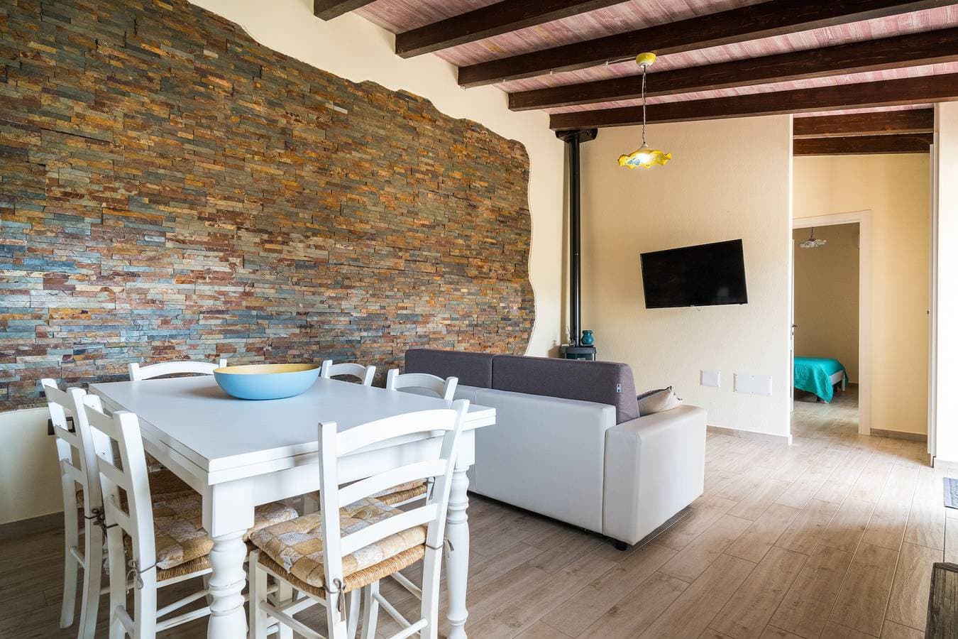 Foto 5 von 23: Ferienhaus 'Casa Luna' mit Seeblick, WLAN und Klimaanlage