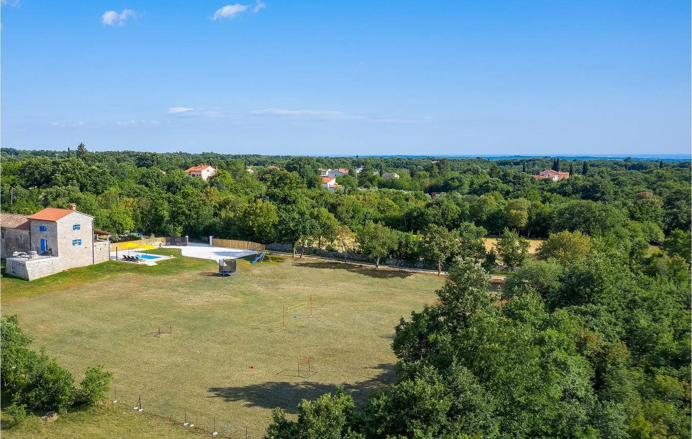 Charmante 2-Zimmer-Wohnung mit Pool und Terrasse, 2,5 km vom Stadtzentrum entfernt 1