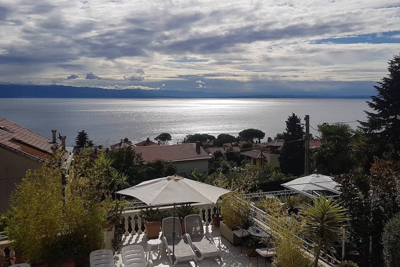 Foto 12 von 34: Studio Appartement mit Terrasse und Meerblick Lovran, Opatija As-14178-a