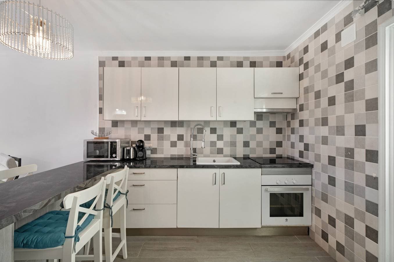 Foto 8 von 26: Ferienwohnung 'Adelfa Golf' mit Bergblick, Gemeinschaftspool und WLAN