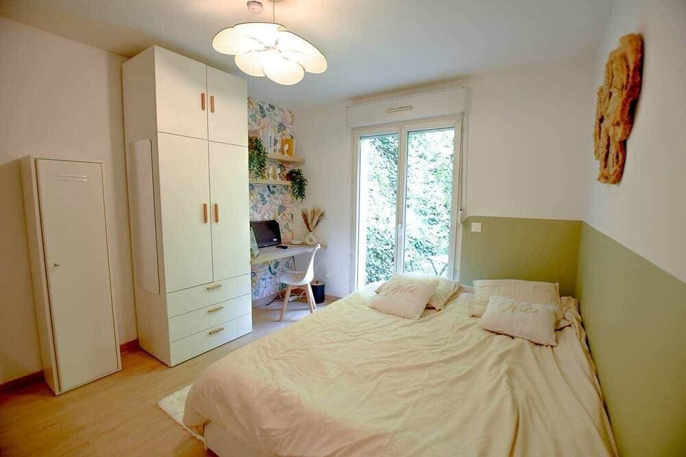 Foto 3 von 22: L'ombelle - Water-green studio with small outdoor area