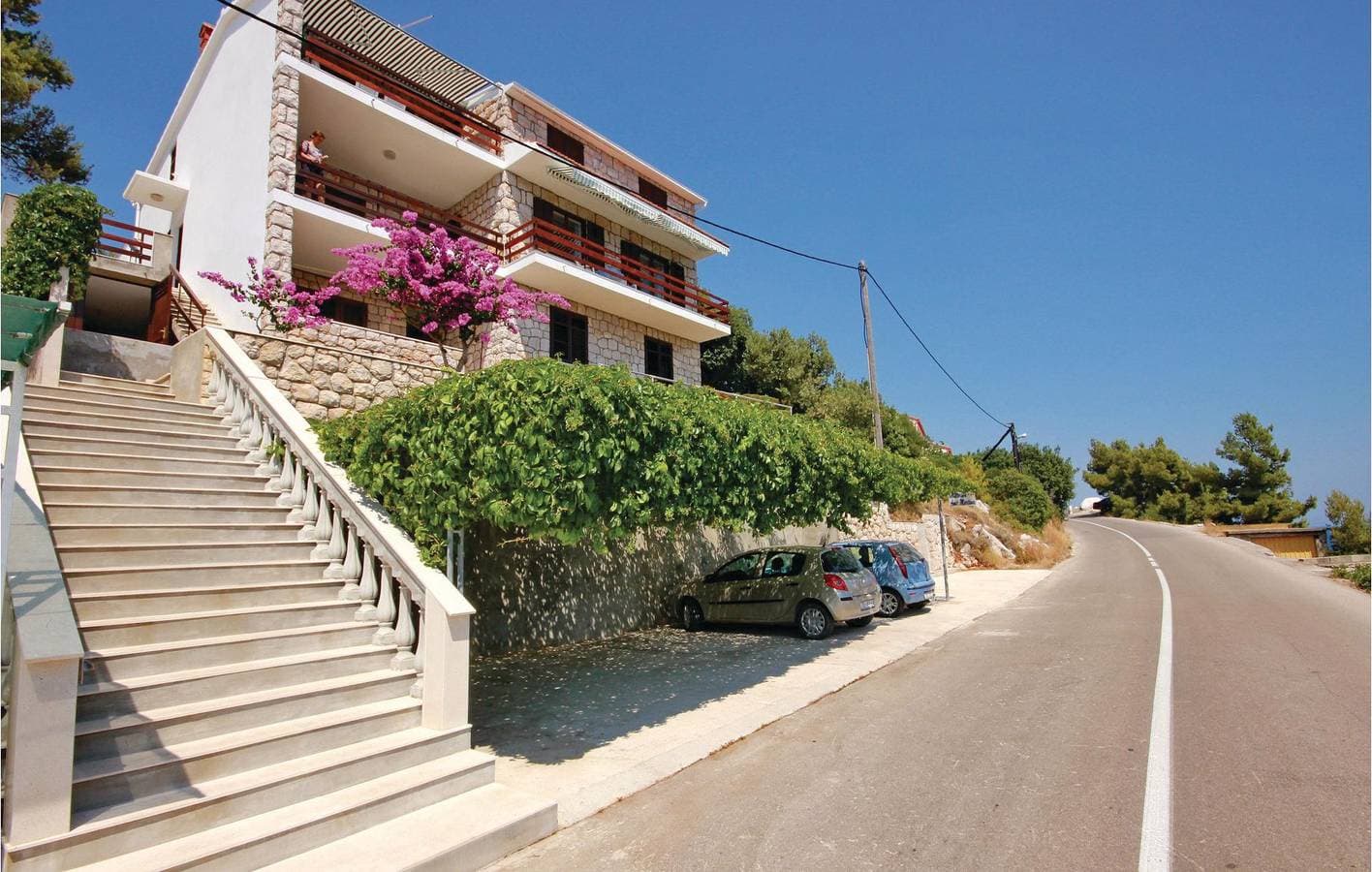 Gemütliche Ferienwohnung mit WLAN, Klimaanlage und Terrasse – 1000 m vom Strand Jabna entfernt 1