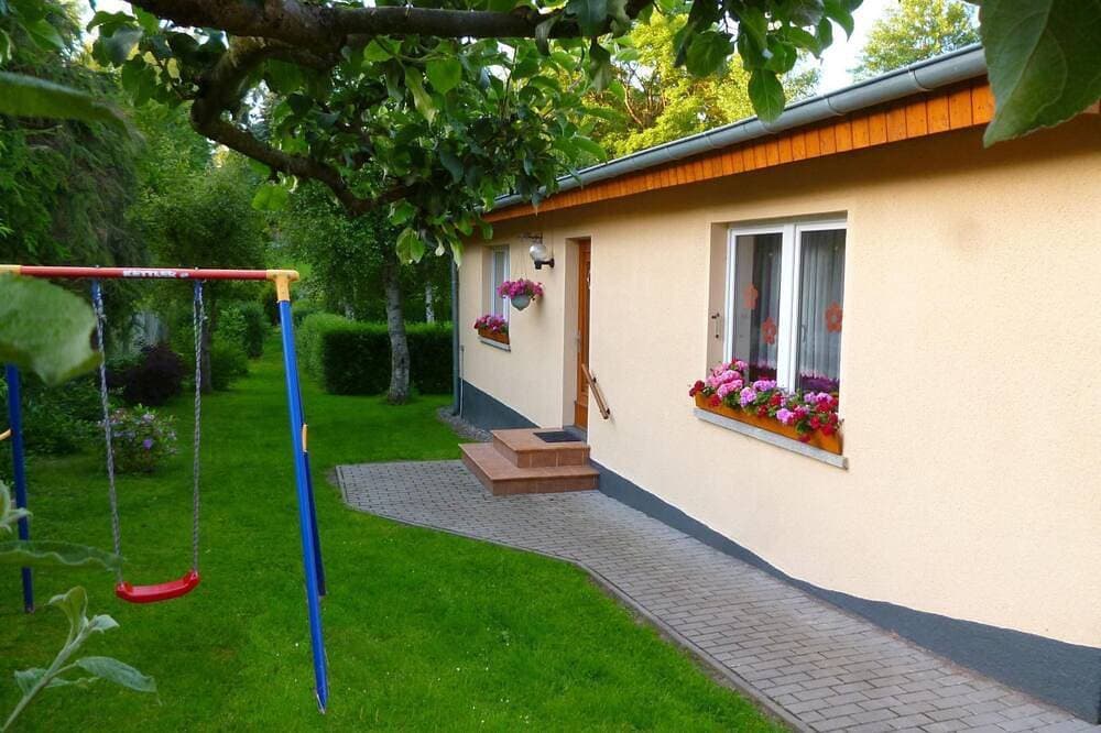 In Breitenstein mit Grill und Garten 1