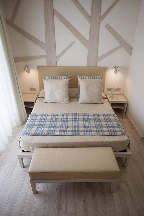 Foto 2 von 12: Quintuple Room