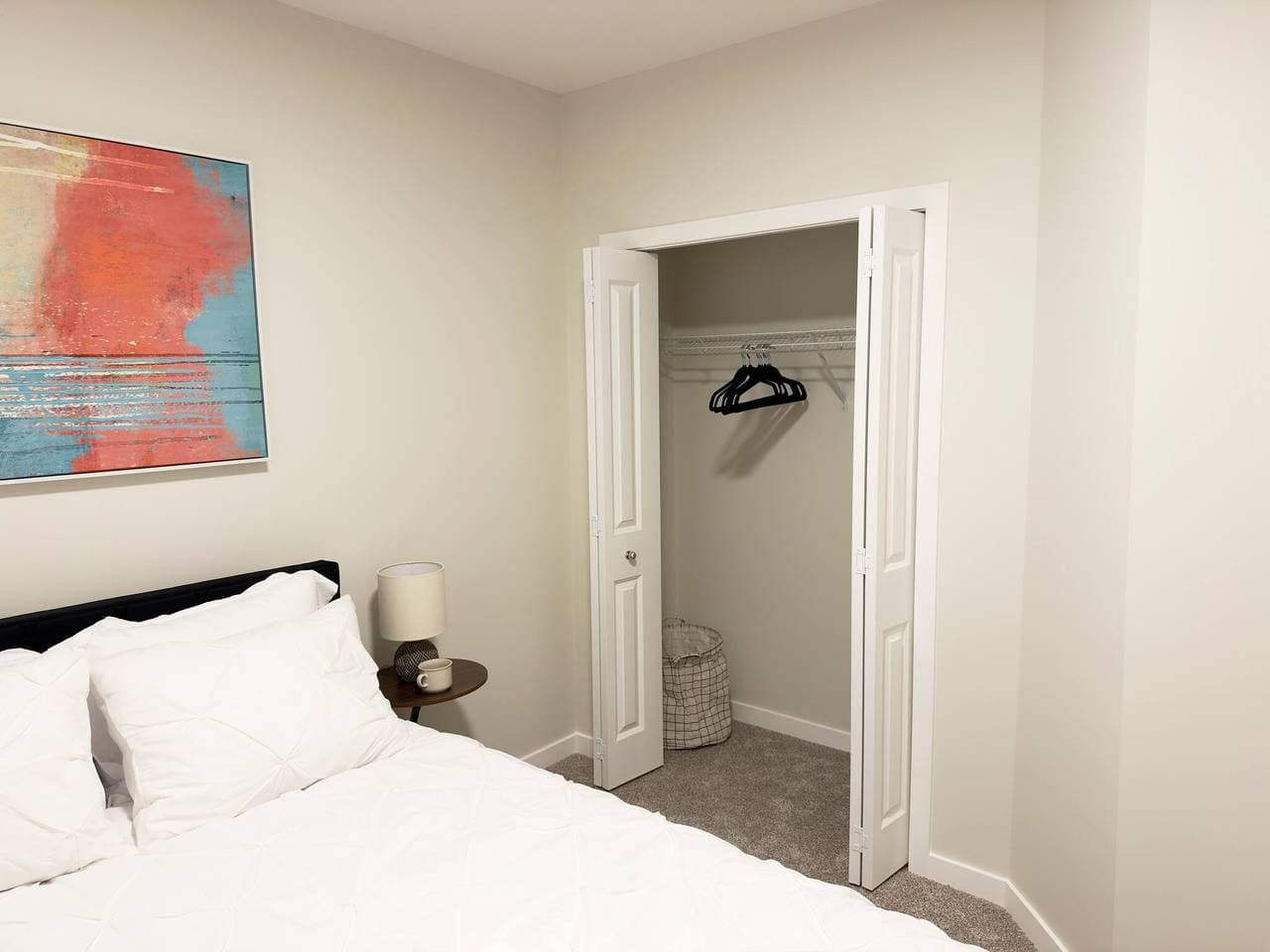 Foto 6 von 78: Luxuriöse Privatsuite in der Nähe des Flughafens Calgary