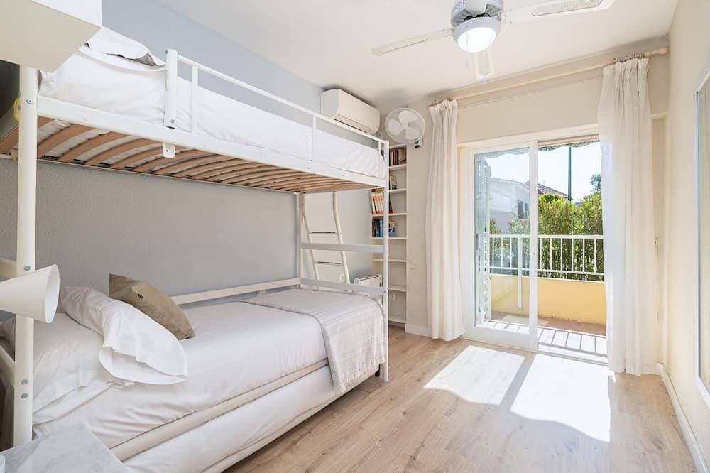 Foto 4 von 17: H2Malaga Pedregalejo Terrace 150 mts from beach