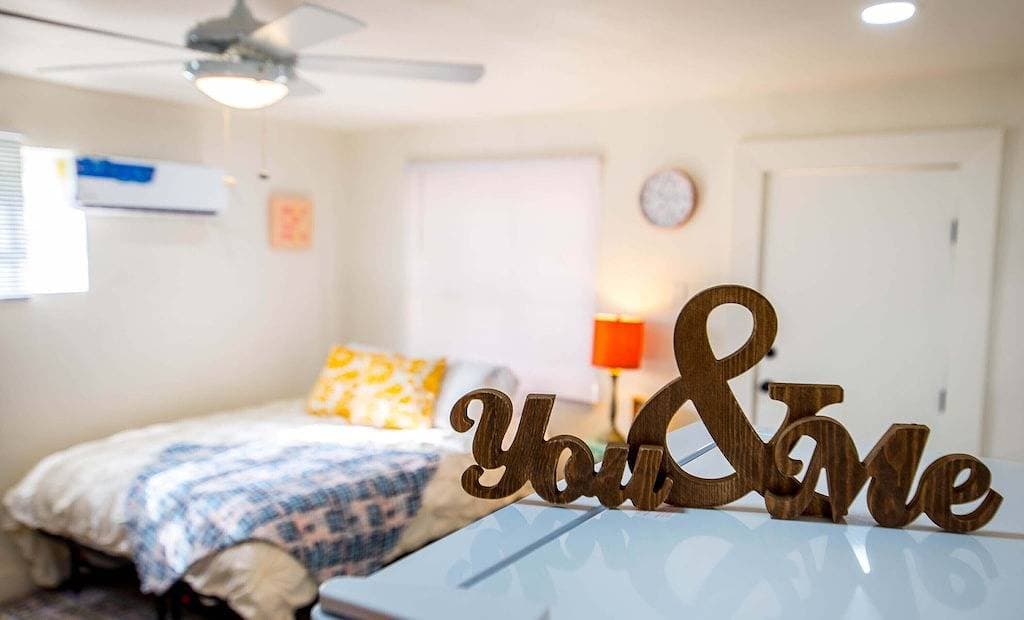 Foto 6 von 13: Stylish Charming Guesthouse in Central El Paso Edit
