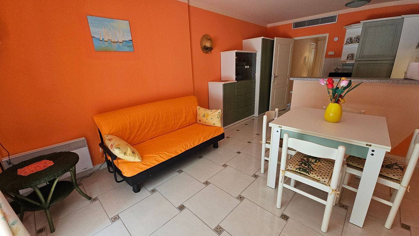 Foto 6 von 22: Apartment Gioia: Direkt am Strand mit Pool