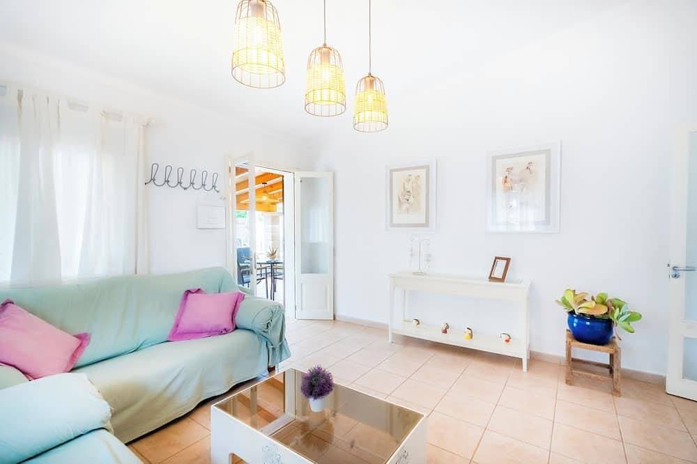 Foto 11 von 24: Villa mit Pool 2,5 km. vom Meer aus Sehr ruhige Gegend. Wifi