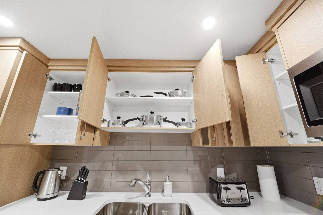 Foto 7 von 14: Luxuriöse Suite mit 2 Schlafzimmern und Parkblick in Calgary