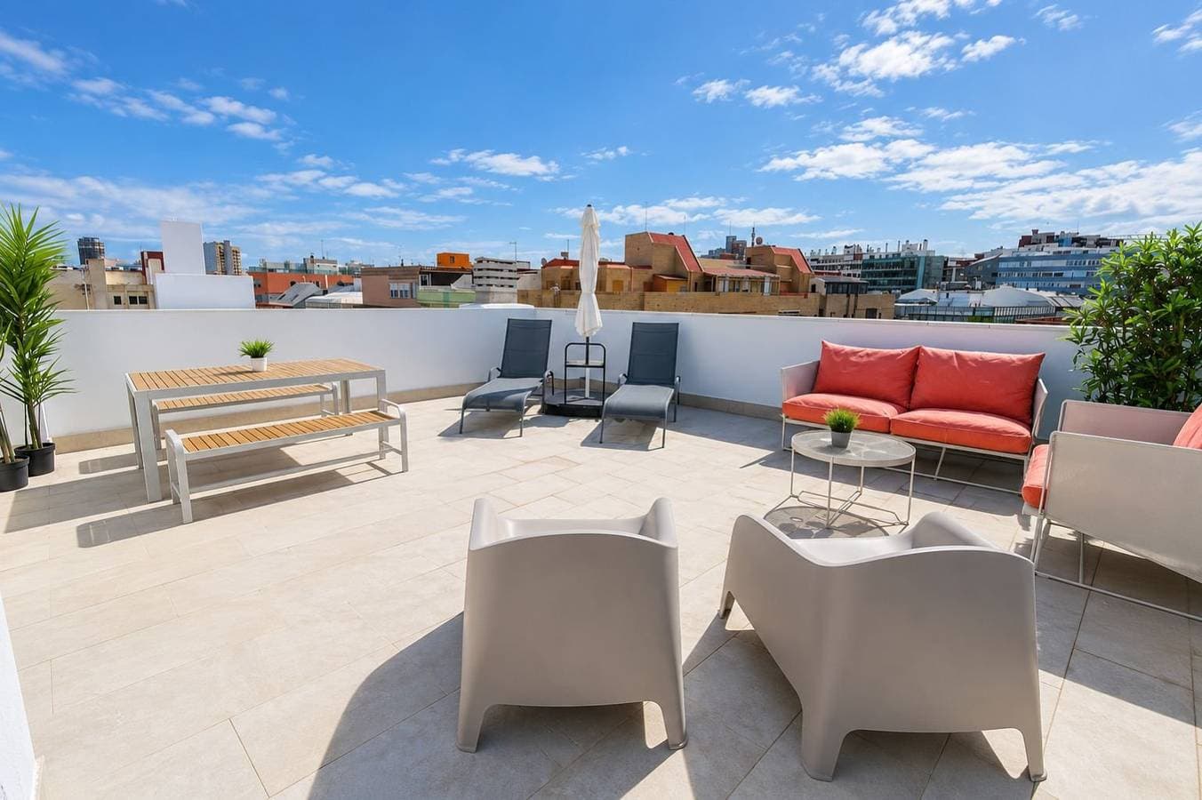 Foto 2 von 36: Ferienwohnung für 4 Personen mit Terrasse
